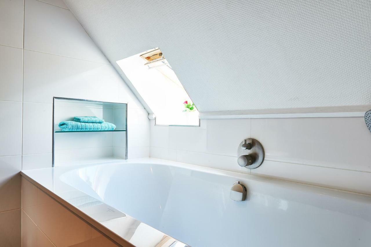 Guesthouse Villa Emmen Bagian luar foto